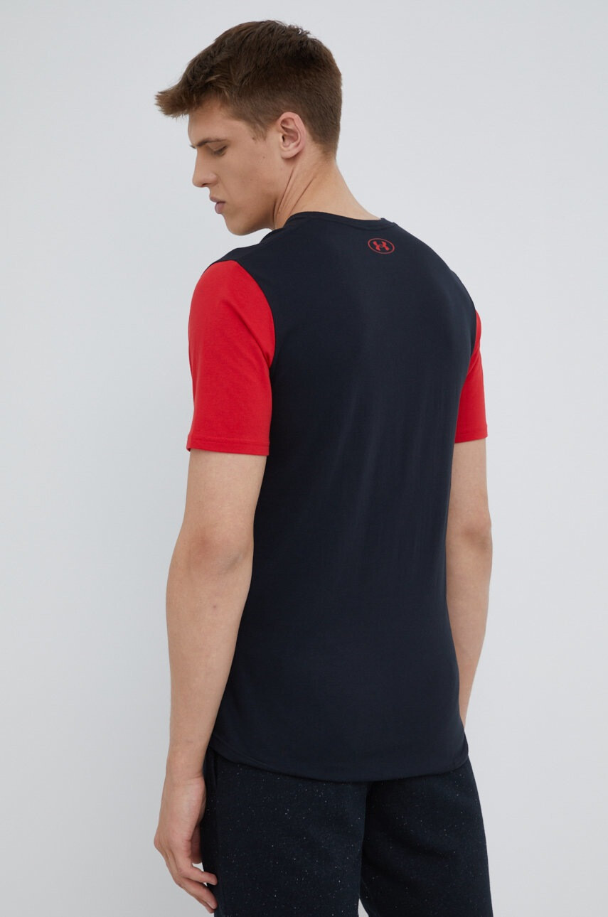 Under Armour Тениска 1370515 в черно с принт - Pepit.bg