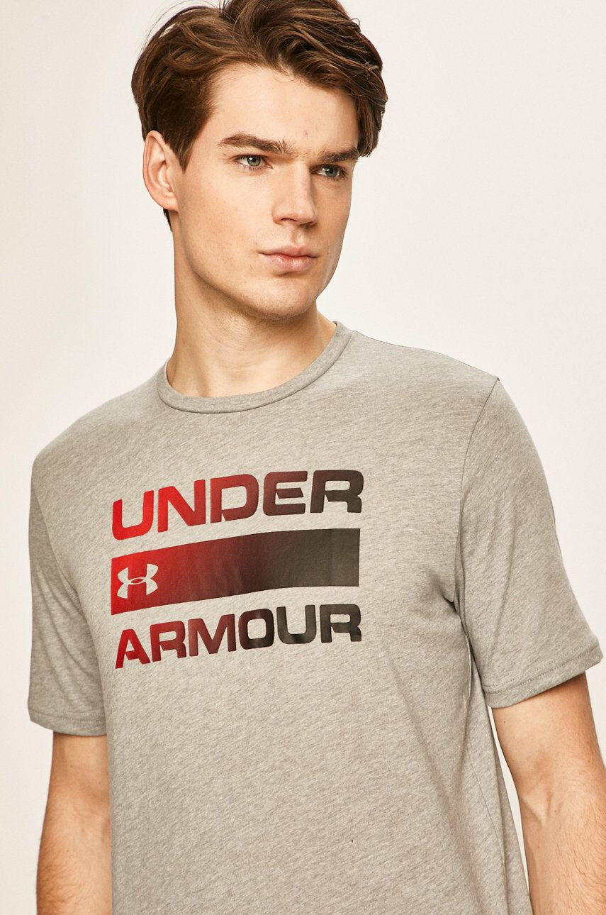 Under Armour Тениска в сиво с принт - Pepit.bg