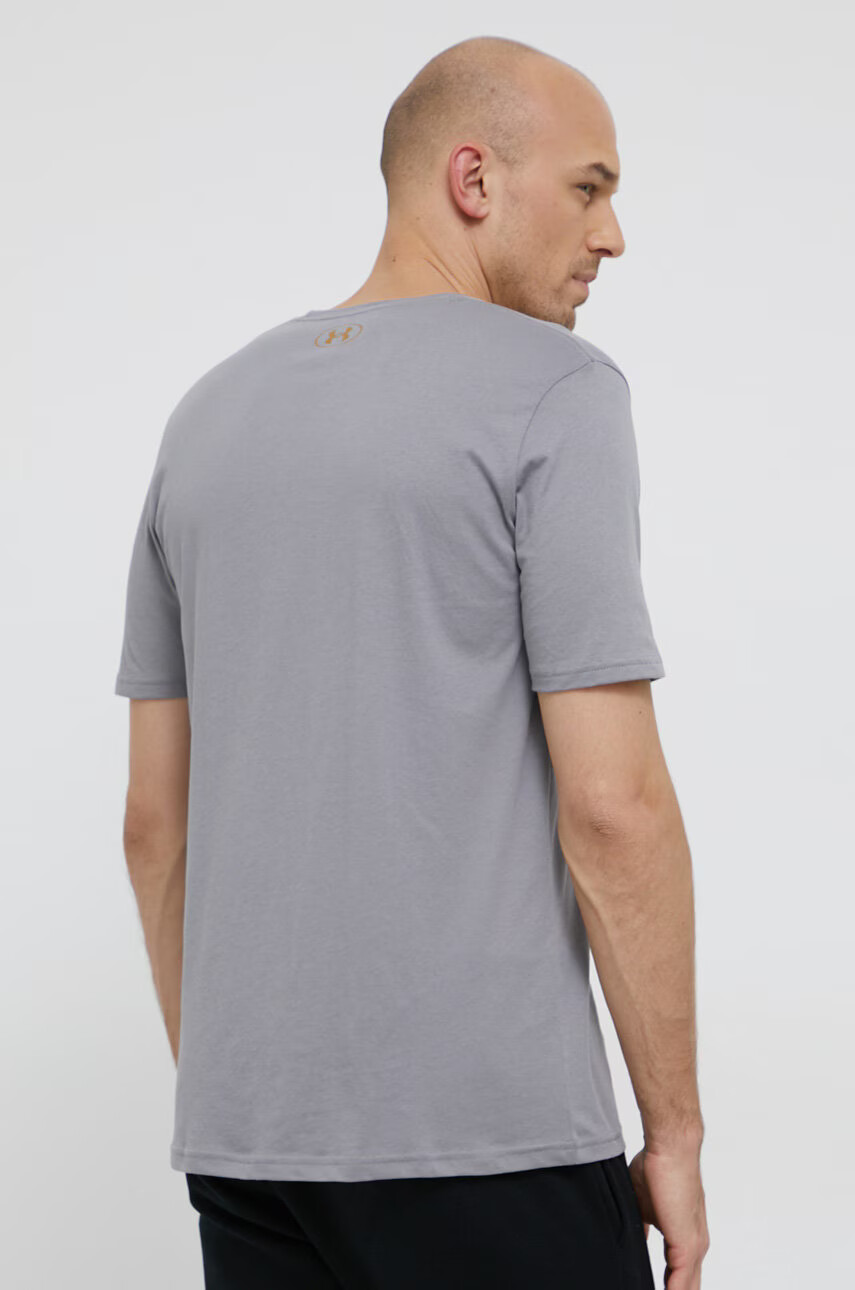 Under Armour Тениска в сиво с принт - Pepit.bg