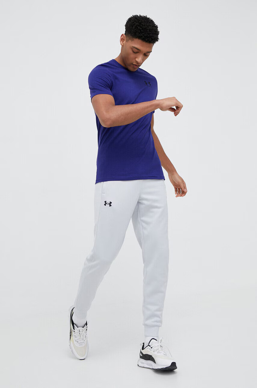 Under Armour Тениска в синьо с изчистен дизайн - Pepit.bg