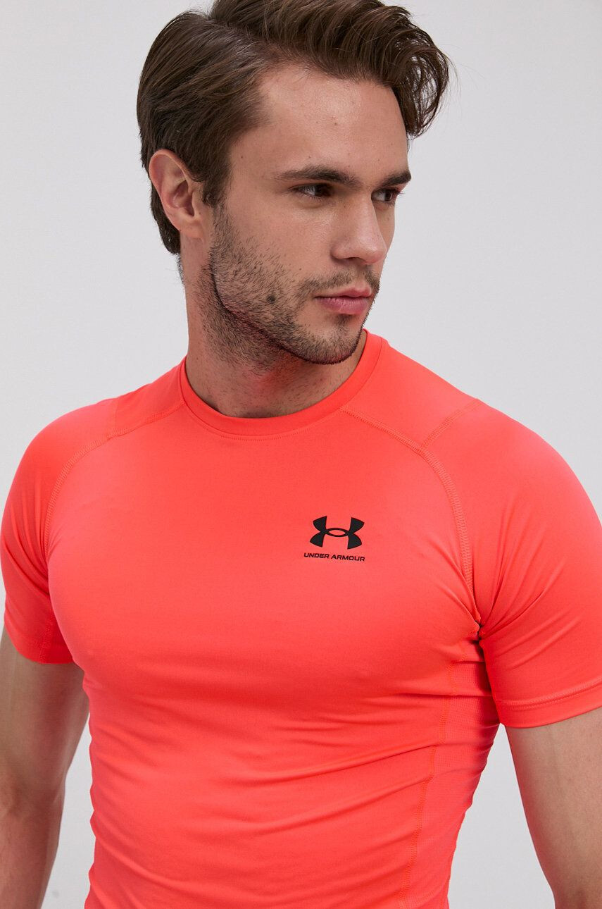 Under Armour Тениска за трениране 1361518 в червено с изчистен дизайн - Pepit.bg