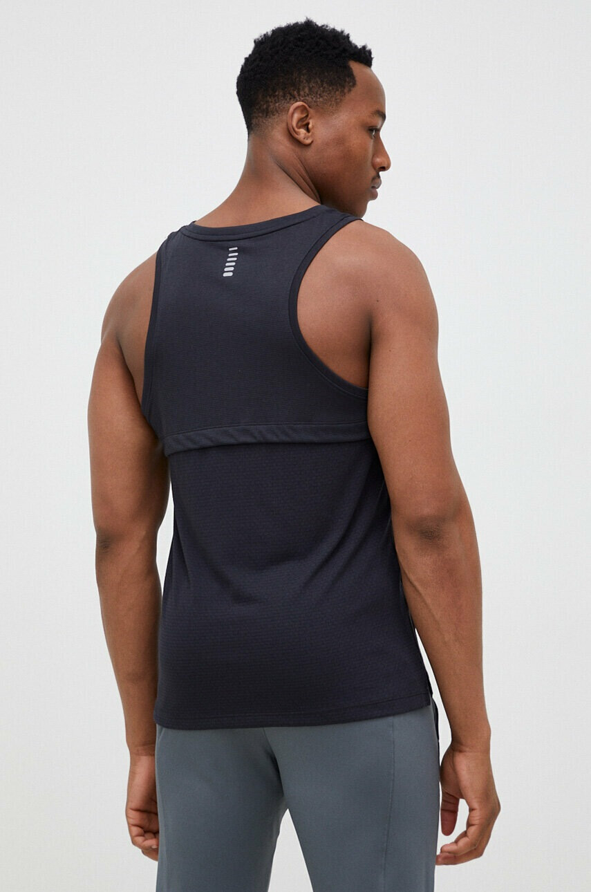 Under Armour Тениска за бягане Streaker в черно - Pepit.bg
