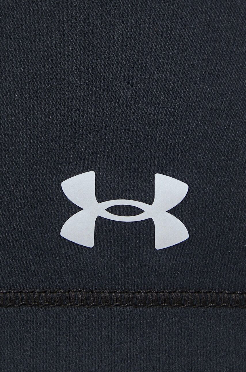 Under Armour Тениска за трениране Meridian в черно - Pepit.bg