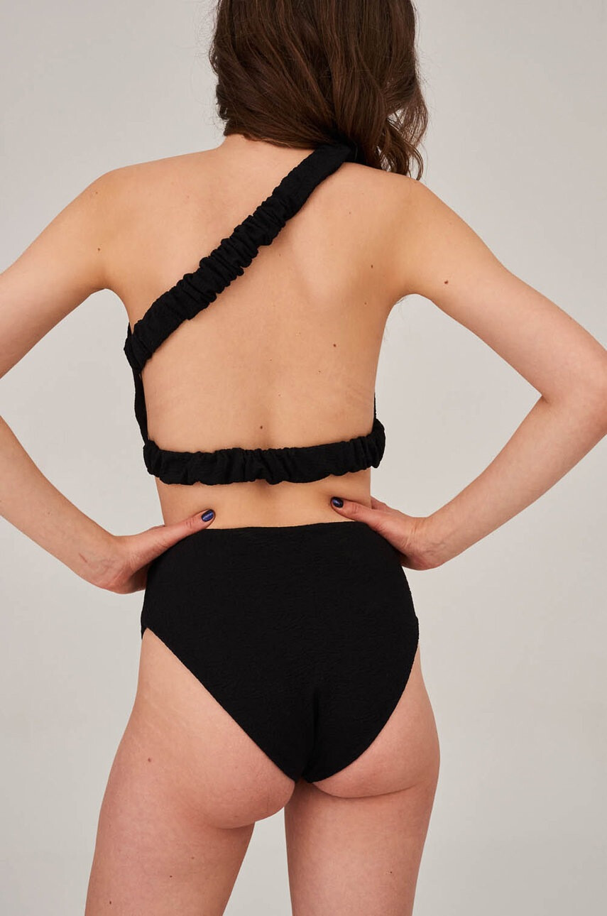 Undress Code Горнище на бански в черно с мека чашка - Pepit.bg