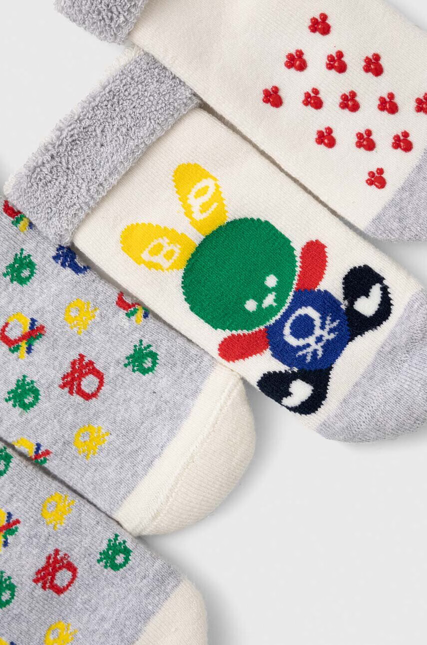 United Colors of Benetton Бебешки чорапи (2 броя) в сиво - Pepit.bg