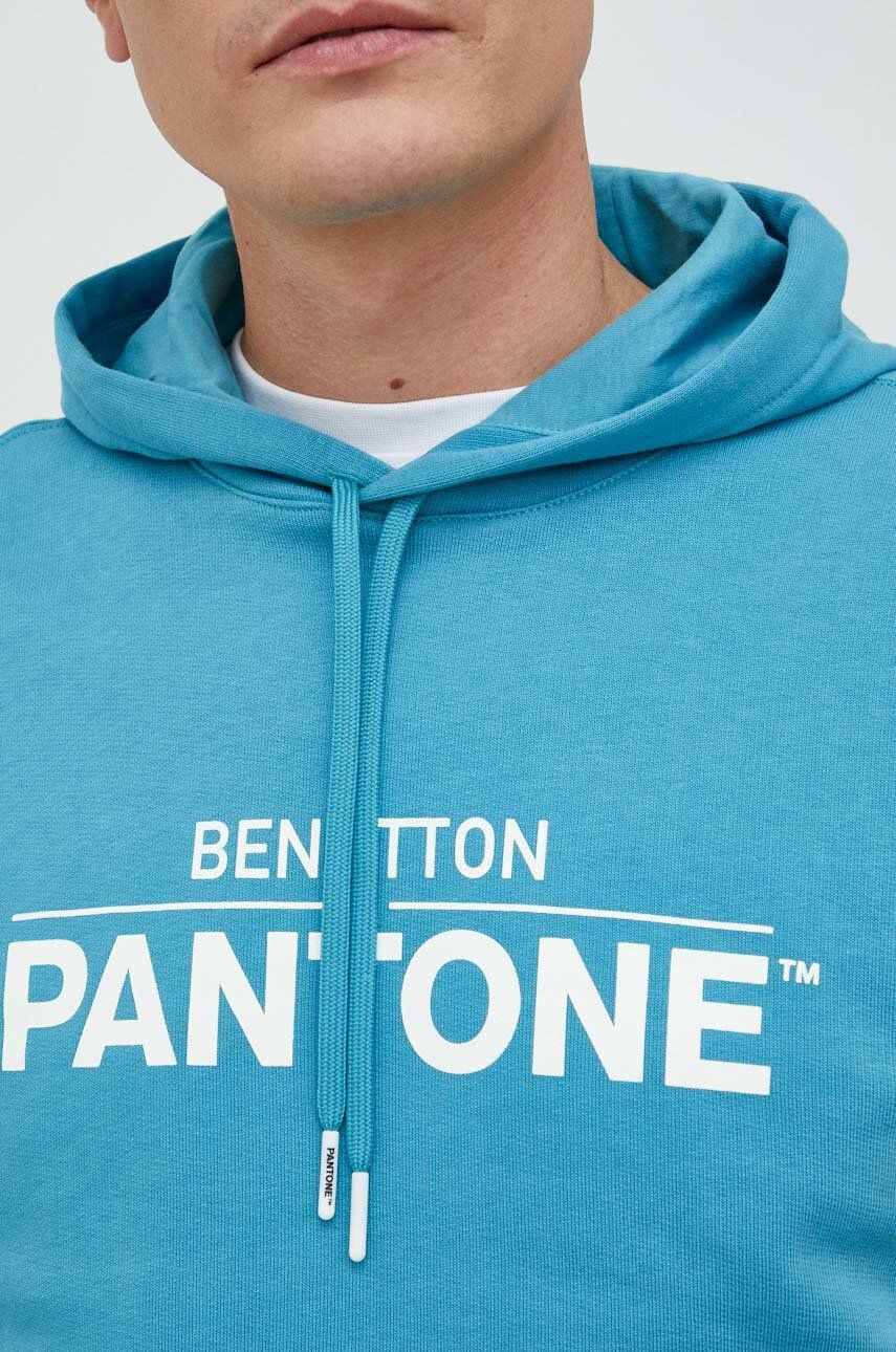 United Colors of Benetton Памучен суичър X Pantone с качулка с принт - Pepit.bg