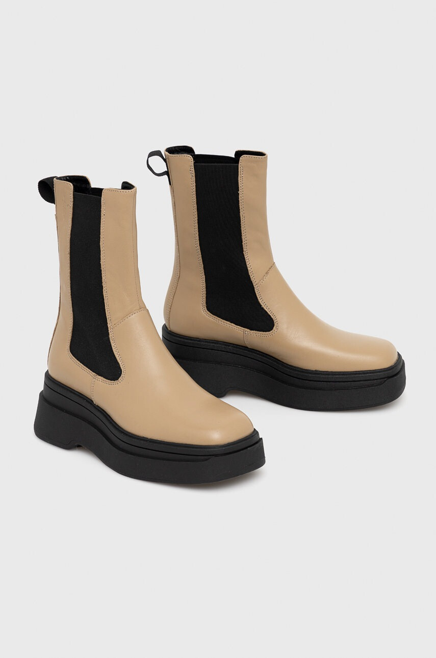Vagabond Shoemakers Кожени боти челси Carla дамски в бежово с платформа - Pepit.bg