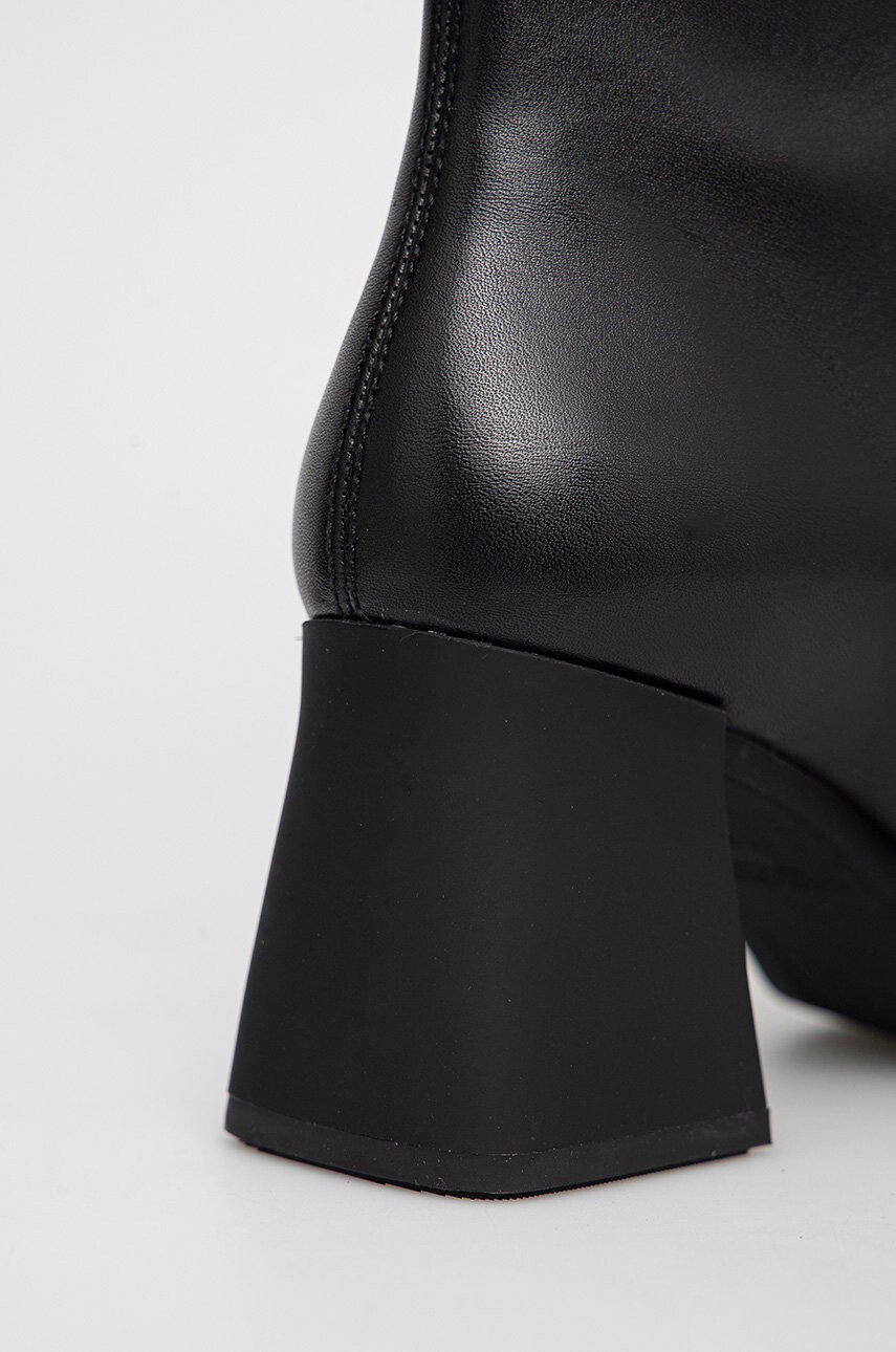 Vagabond Shoemakers Кожени ботуши дамски в черно с висок ток - Pepit.bg