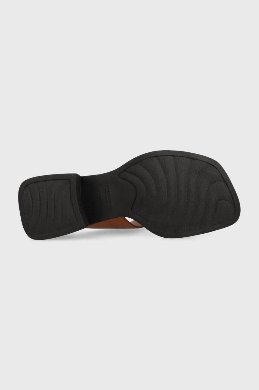 Vagabond Shoemakers Кожени чехли INES в кафяво с висок ток - Pepit.bg