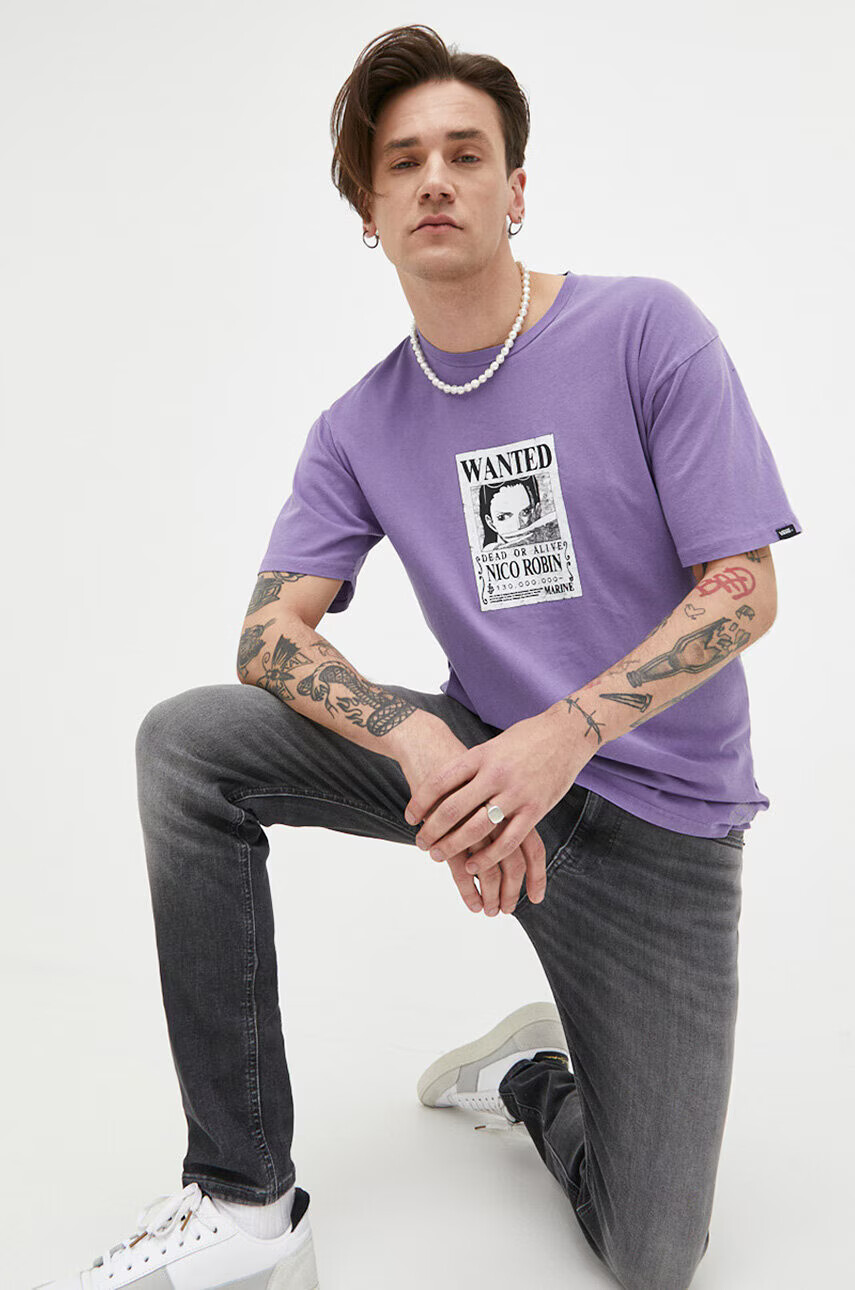 Vans Памучна тениска x One Piece в лилаво с принт - Pepit.bg