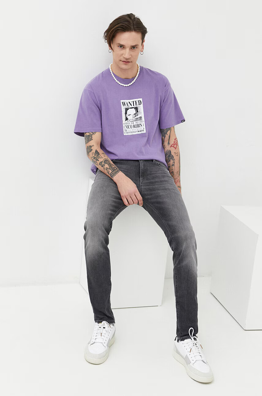 Vans Памучна тениска x One Piece в лилаво с принт - Pepit.bg
