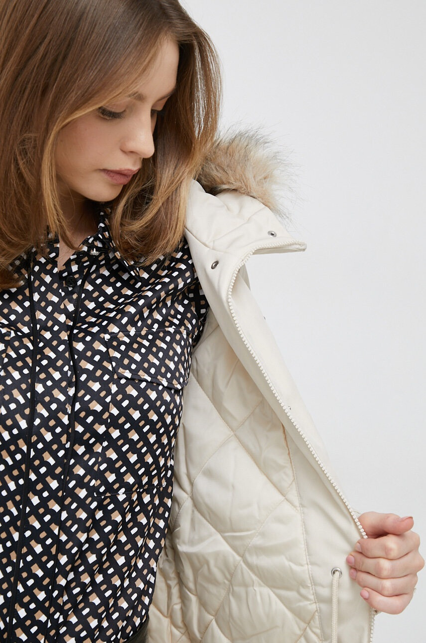 Vero Moda Яке в бежово със зимна изолация - Pepit.bg