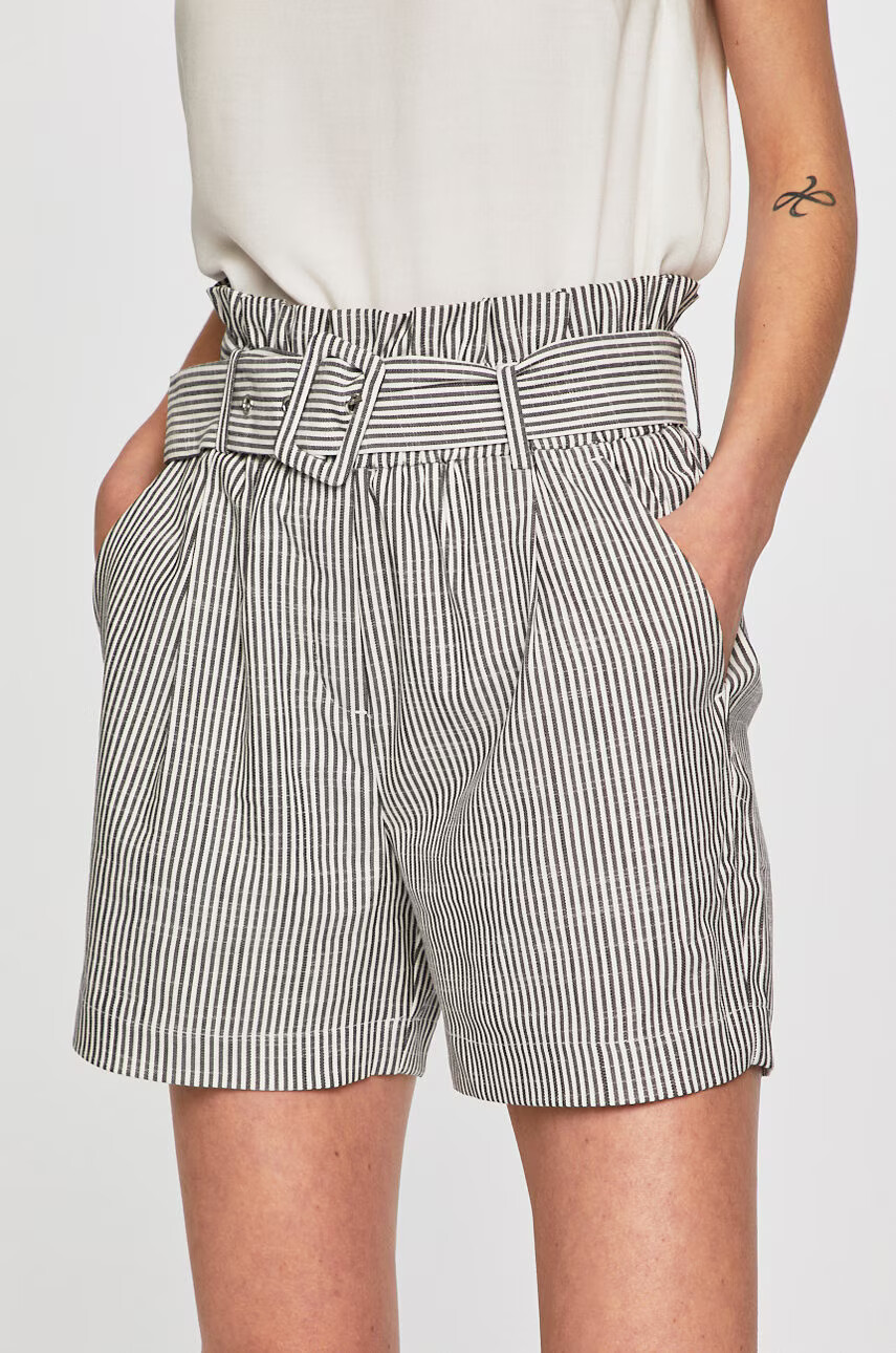 Vero Moda Къси панталони - Pepit.bg