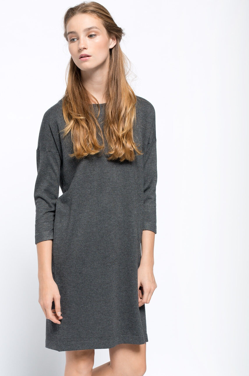 Vero Moda Рокля в сиво къс модел със стандартна кройка - Pepit.bg