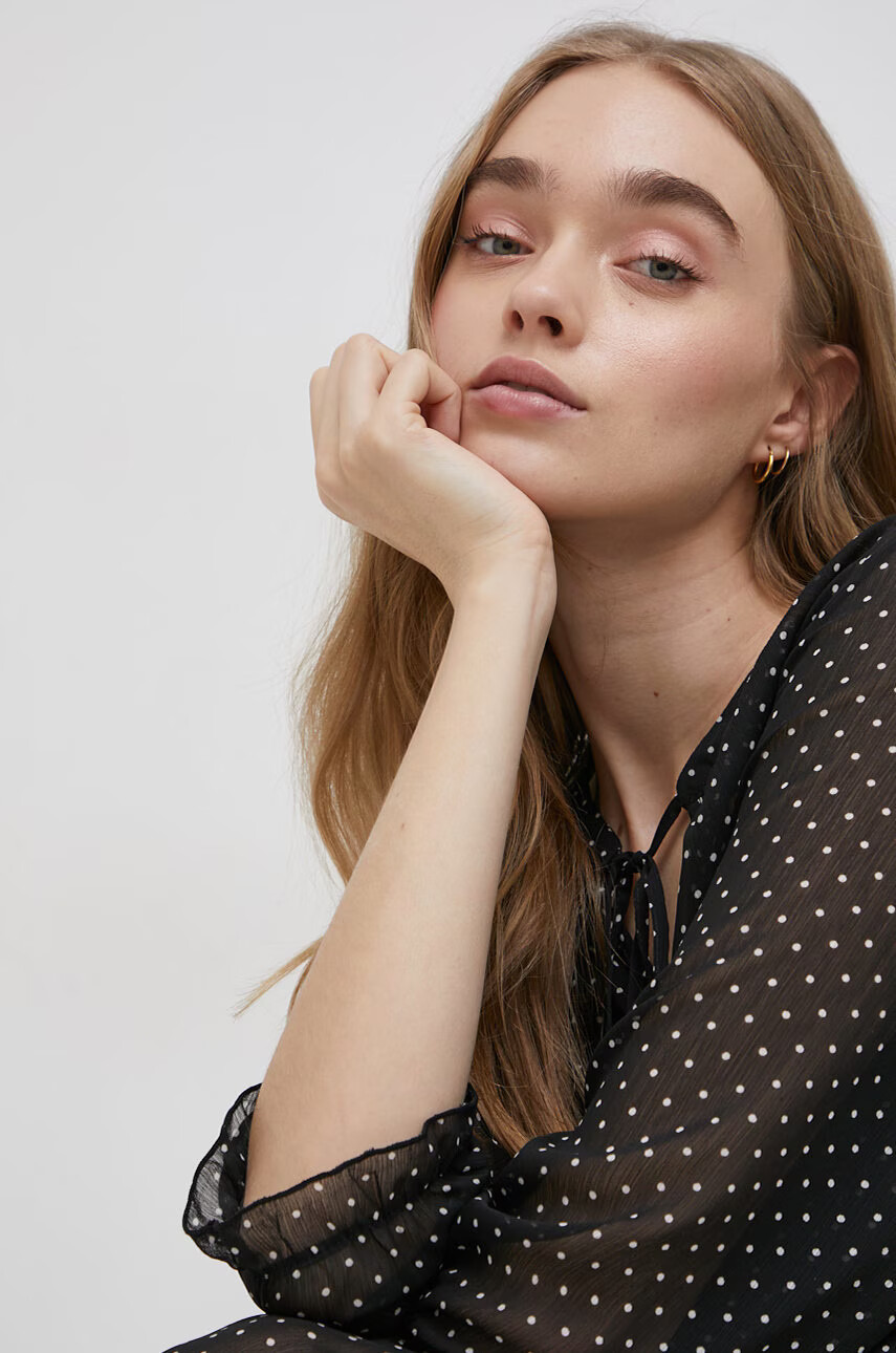 Vero Moda Рокля в черно къс модел със стандартна кройка - Pepit.bg