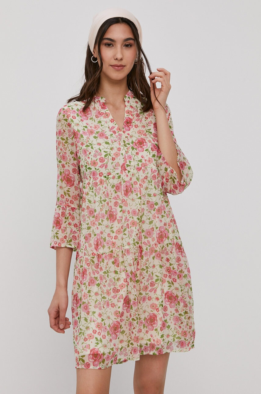 Vero Moda Рокля в черно къс модел разкроен модел - Pepit.bg