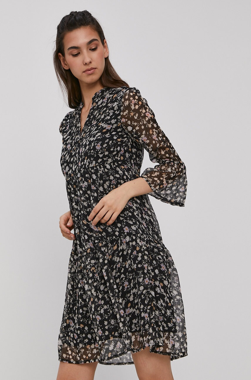 Vero Moda Рокля в зелено дълъг модел разкроен модел - Pepit.bg