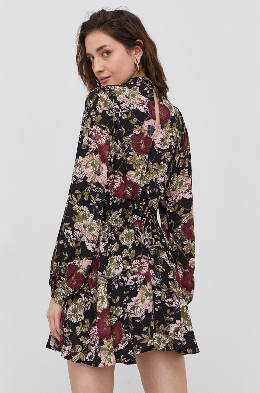 Vero Moda Рокля в черно къс модел разкроен модел - Pepit.bg