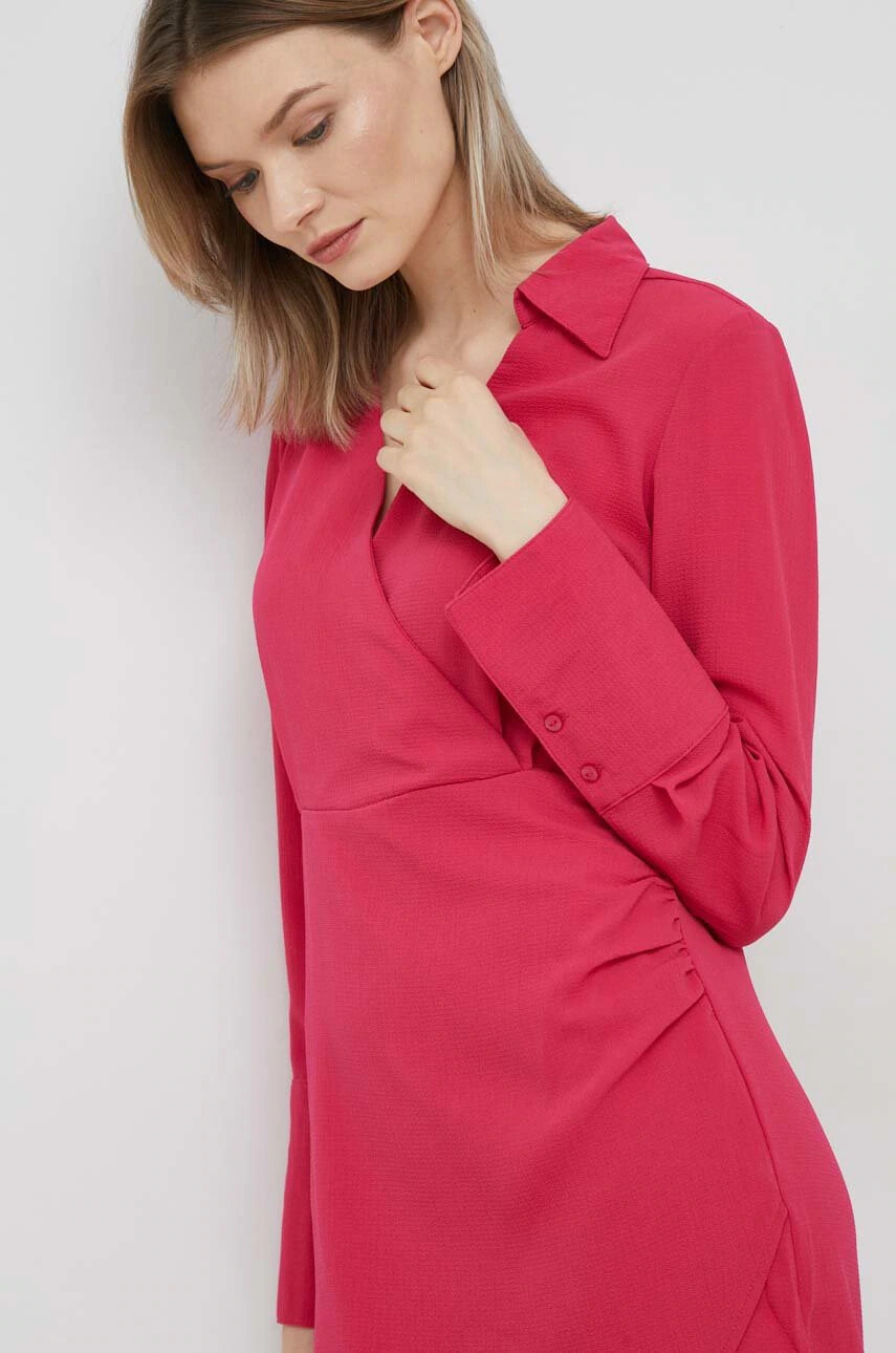 Vero Moda Рокля в розово къс модел със стандартна кройка - Pepit.bg