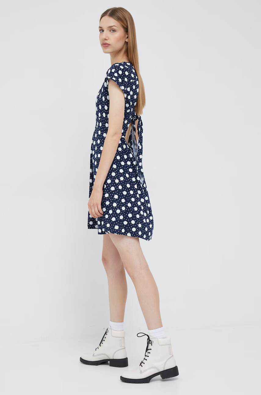Vero Moda Рокля с лен в тъмносиньо къс модел разкроен модел - Pepit.bg