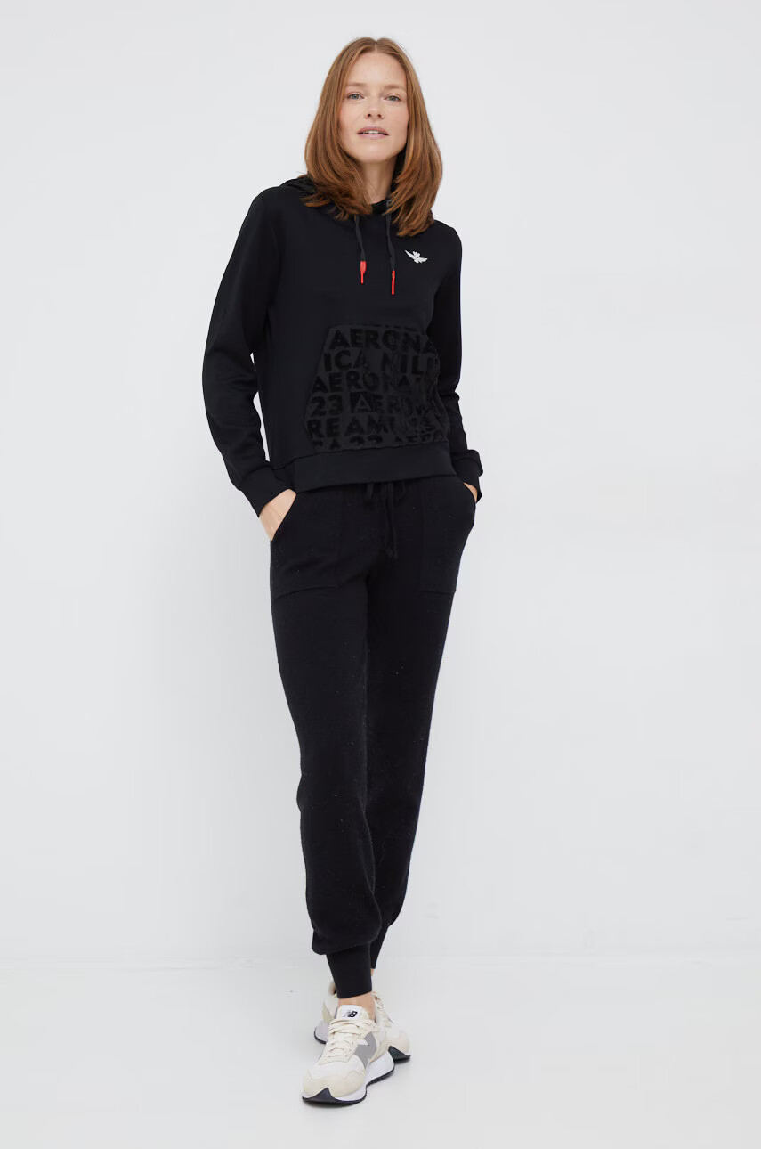 Vero Moda Спортен панталон в черно с изчистен дизайн - Pepit.bg