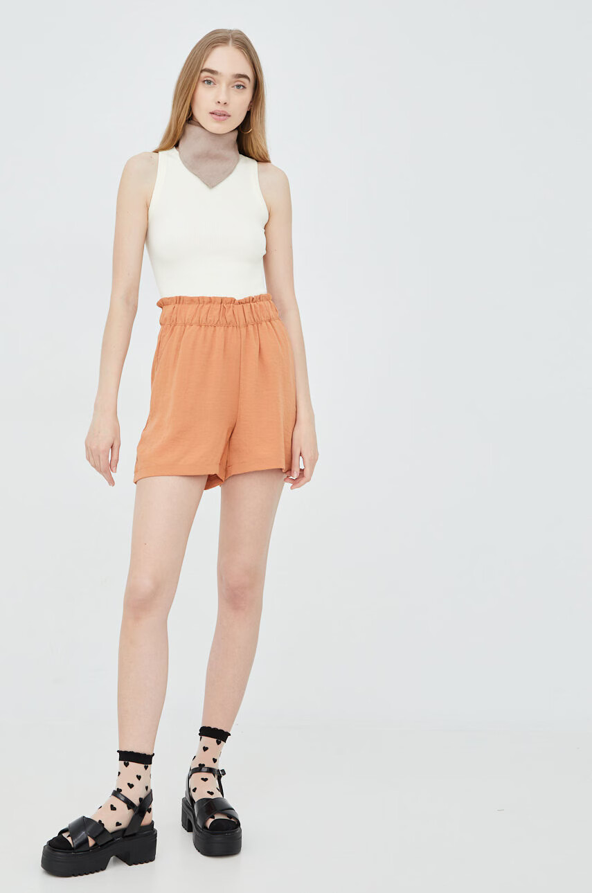 Vero Moda Топ дамски в бежово - Pepit.bg