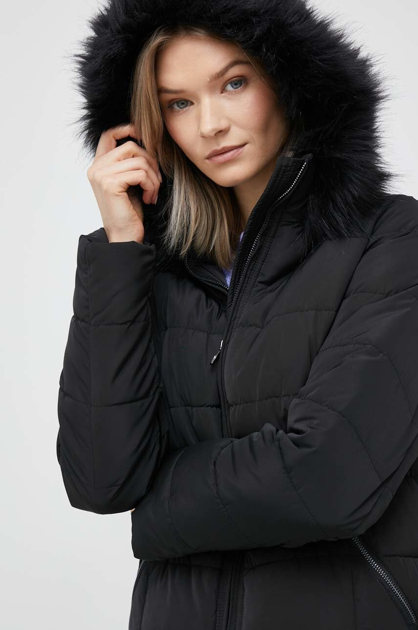 Vero Moda Яке в черно с преходна изолация - Pepit.bg