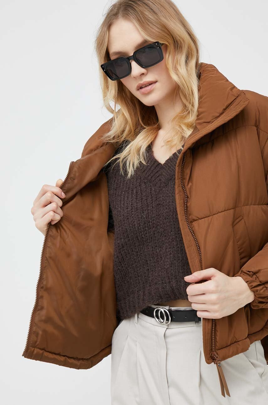 Vero Moda Яке в кафяво с преходна изолация - Pepit.bg