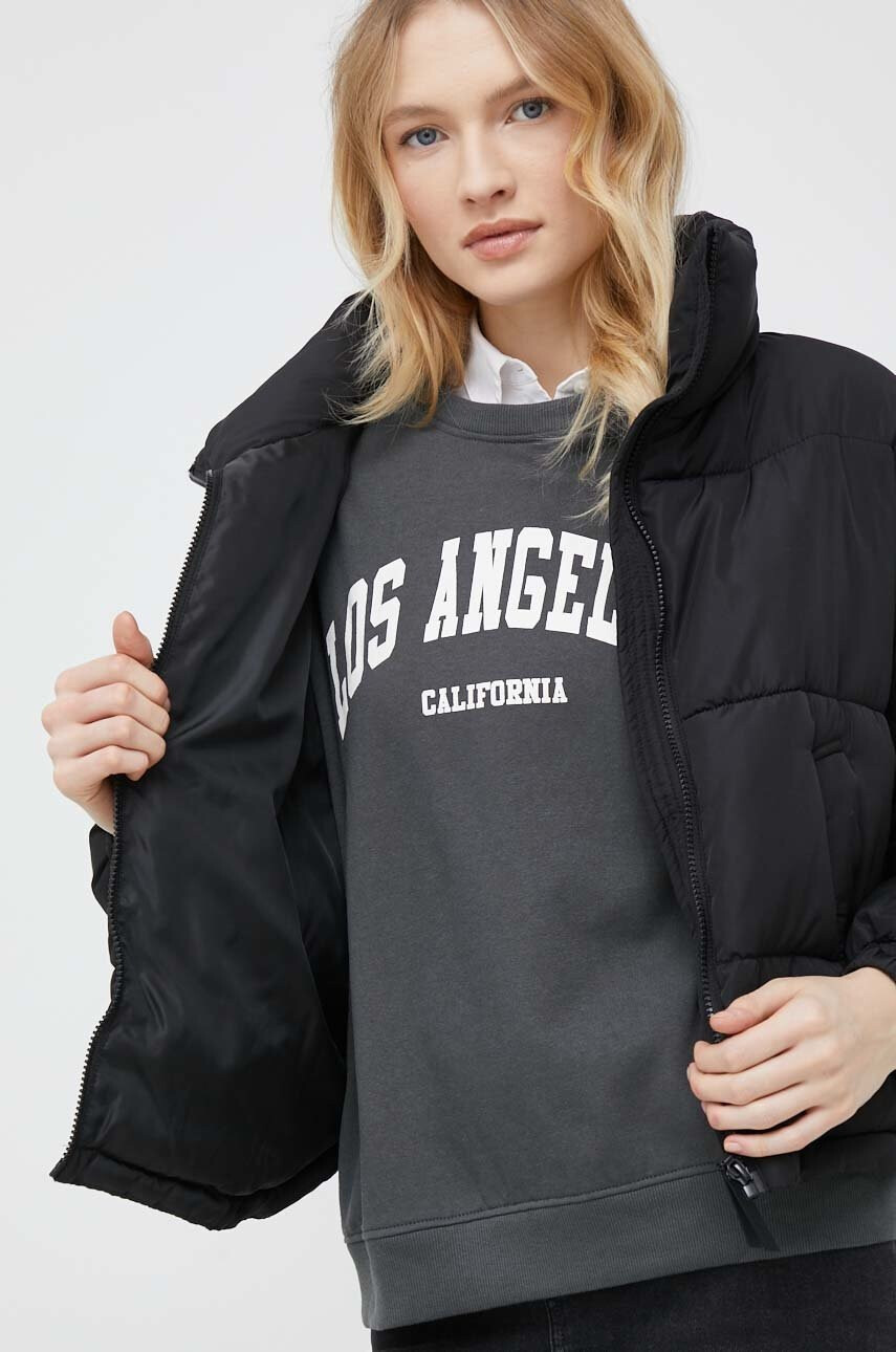 Vero Moda Яке в черно с преходна изолация - Pepit.bg