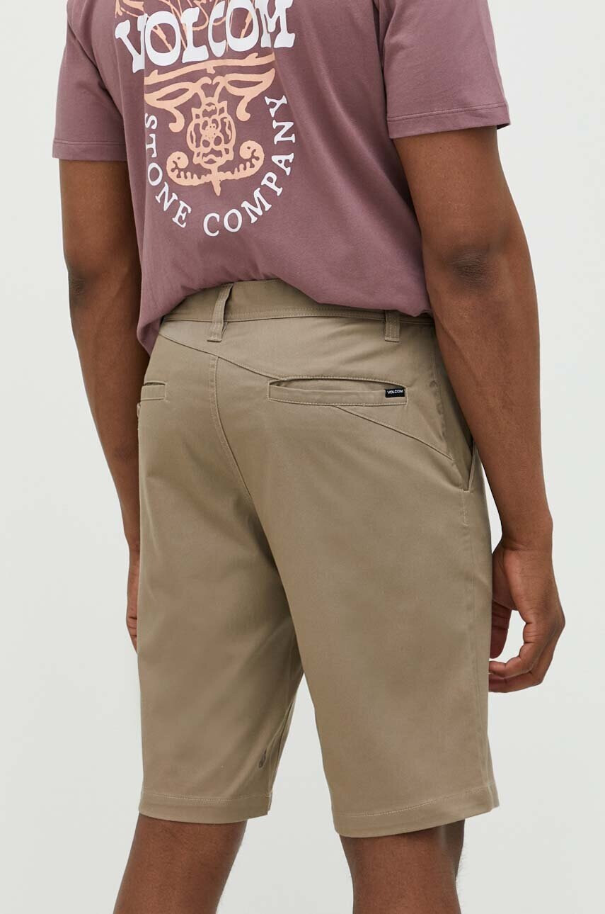 Volcom Къс панталон в бежово - Pepit.bg