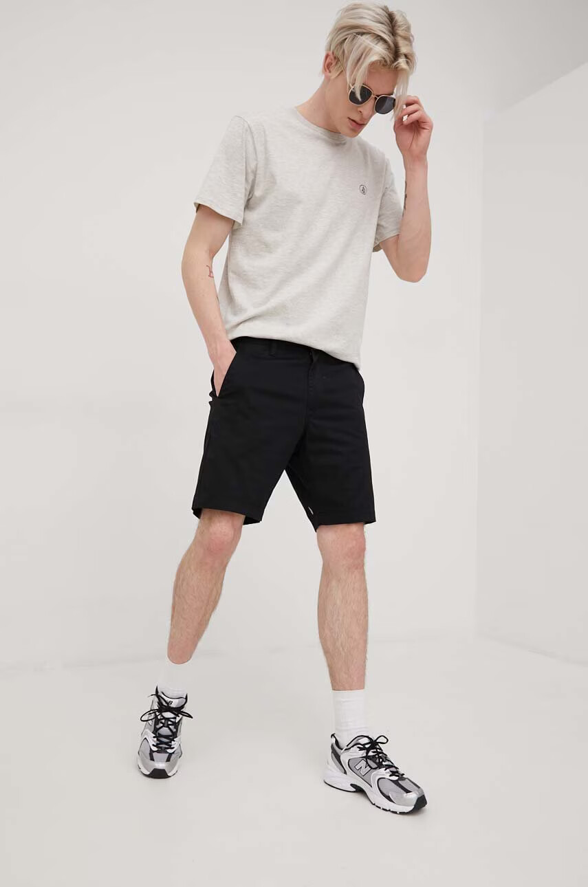 Volcom Къси панталони в черно - Pepit.bg