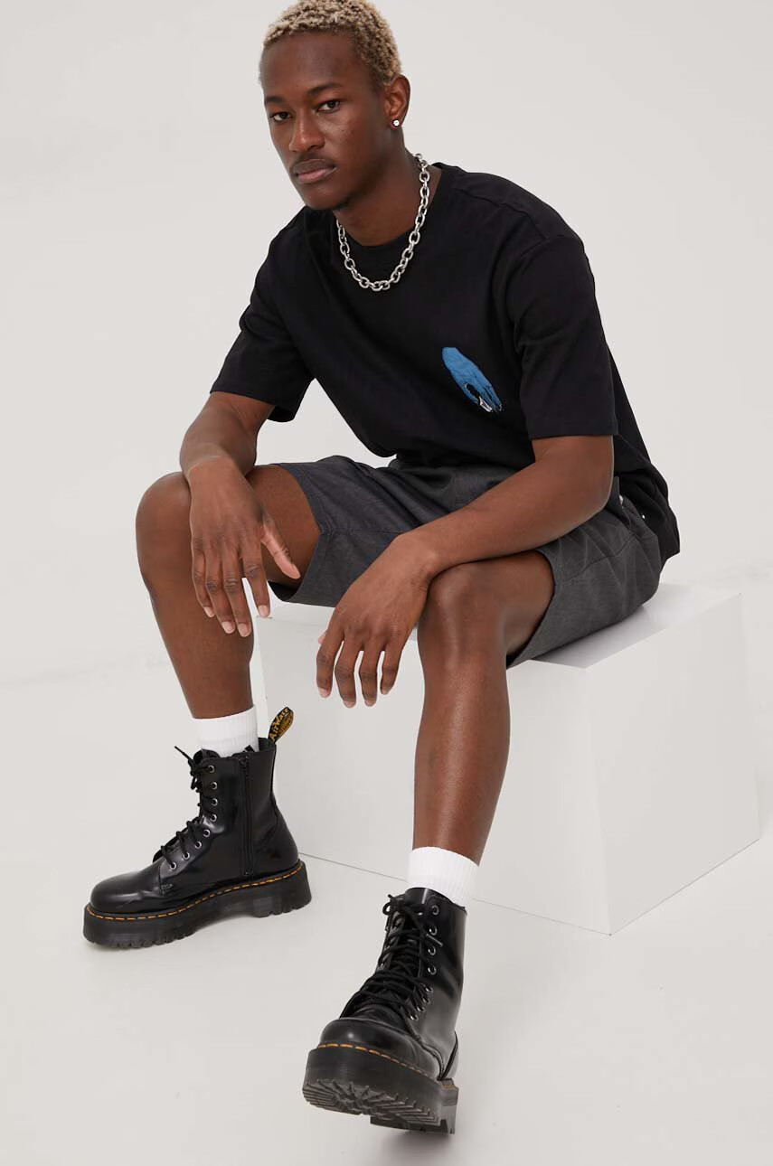 Volcom Къси панталони в сиво - Pepit.bg
