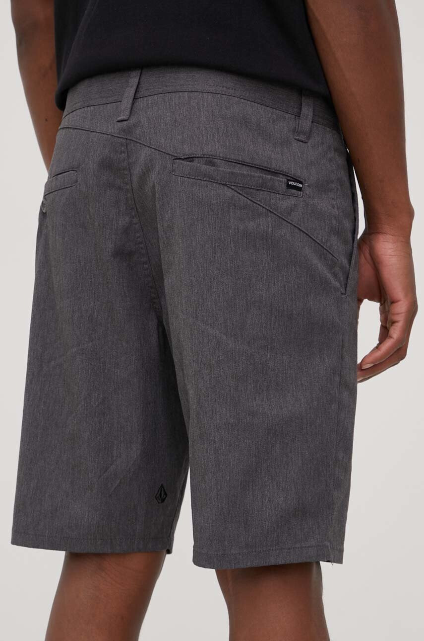 Volcom Къси панталони в сиво - Pepit.bg