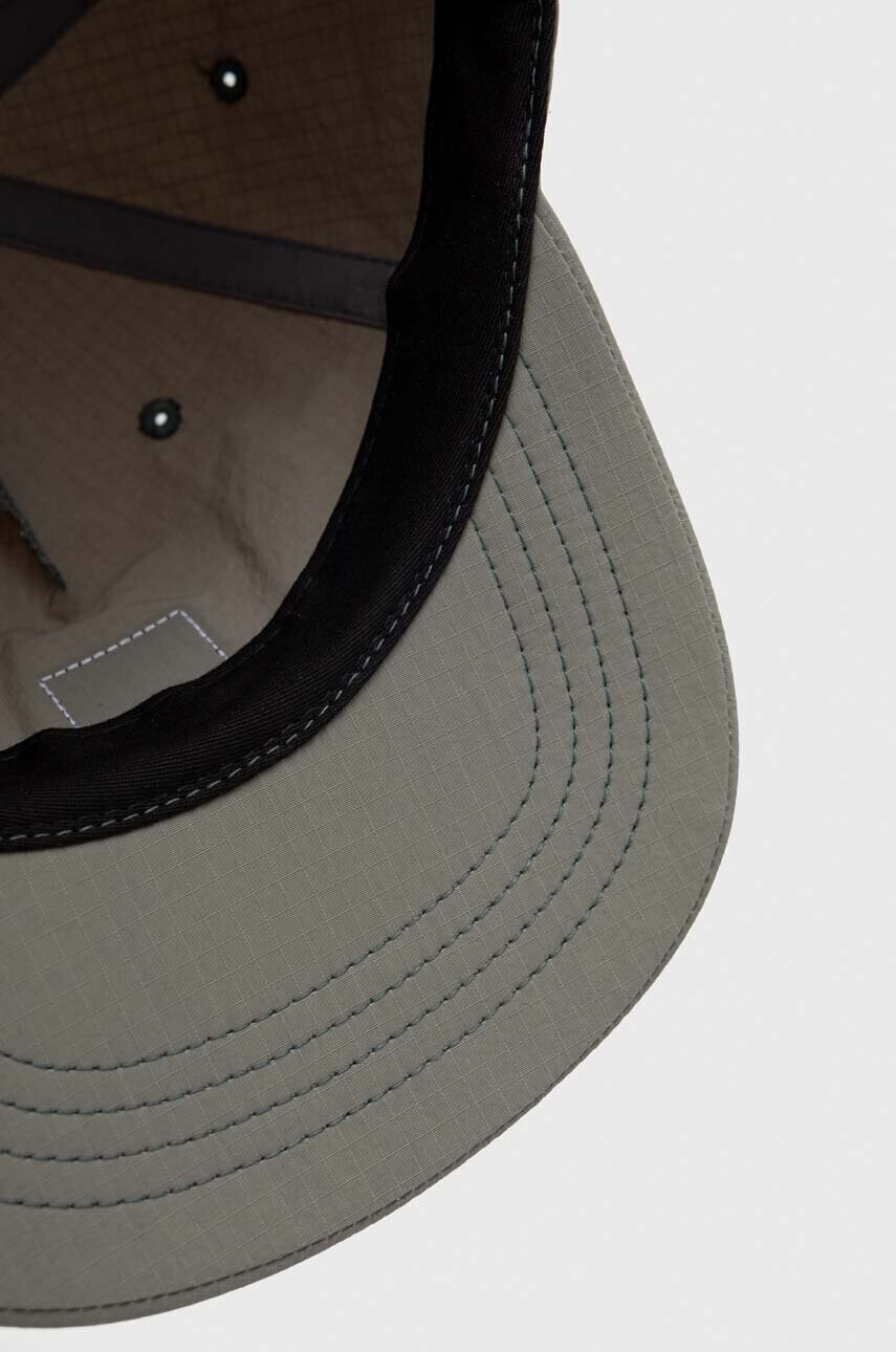 Volcom Шапка с козирка в зелено с апликация - Pepit.bg