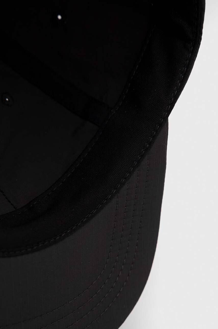 Volcom Шапка с козирка в черно с изчистен дизайн - Pepit.bg