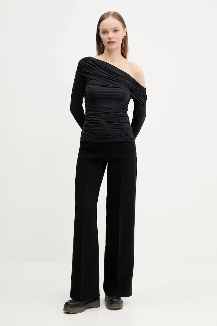 Abercrombie & Fitch Блуза в черно с изчистен дизайн KI139-5204