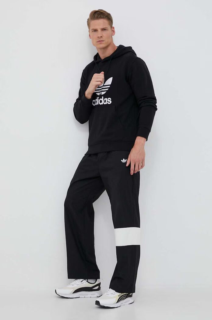 adidas Originals Памучен суичър Classics Trefoil Hoodie в черно с качулка принт IM4489
