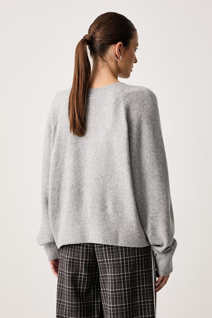 adidas Originals пуловер дамски Essentials Knit сив IA4446