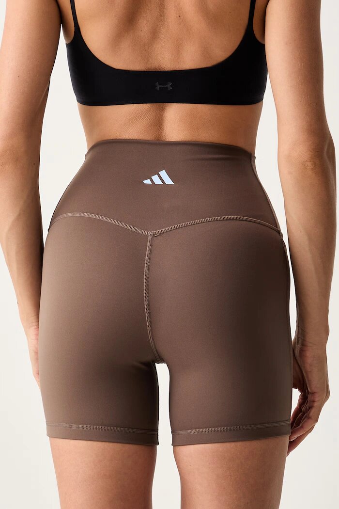 adidas Performance къс панталон за йога дамски Three Stripes Studio кафяв със стандартна талия KY1911