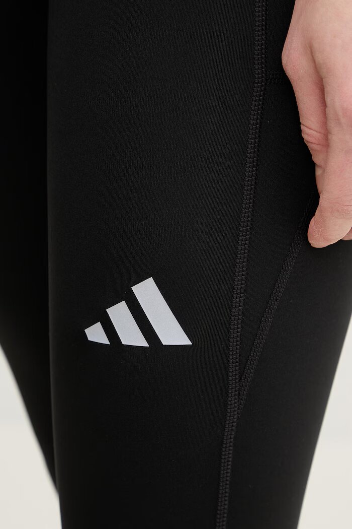 adidas Performance Клин за трениране в черно с принт KA0138