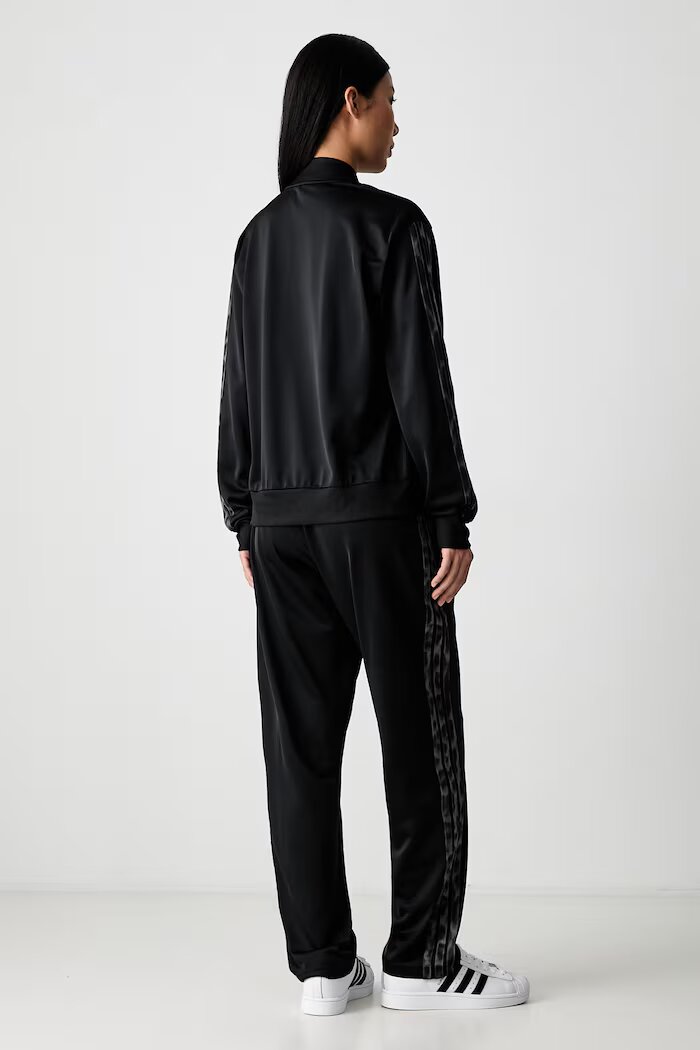 adidas спортен комплект анцуг дамски Essentials черен KG1875