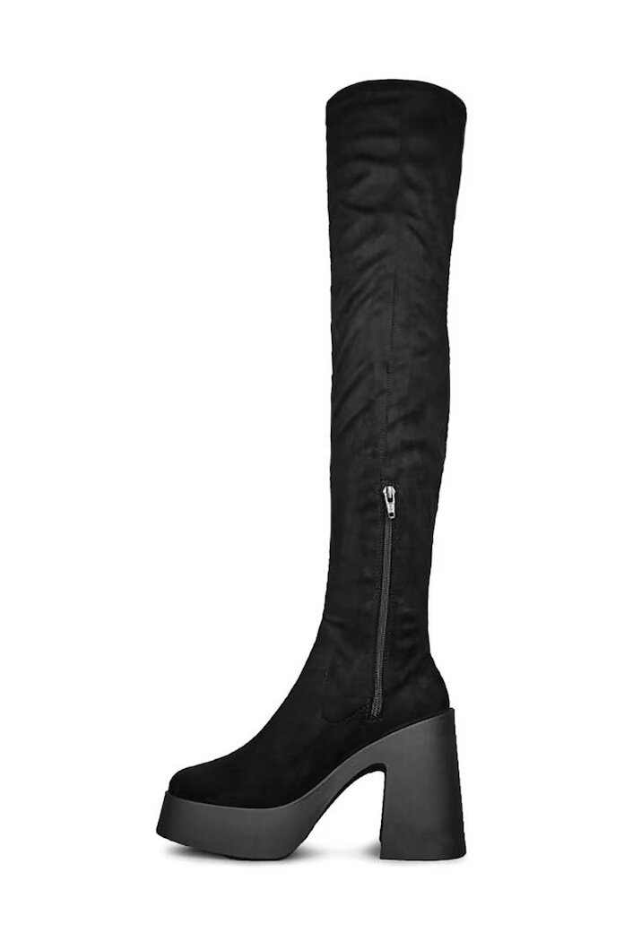 Altercore Ботуши Daphne Faux Suede в черно с платформа