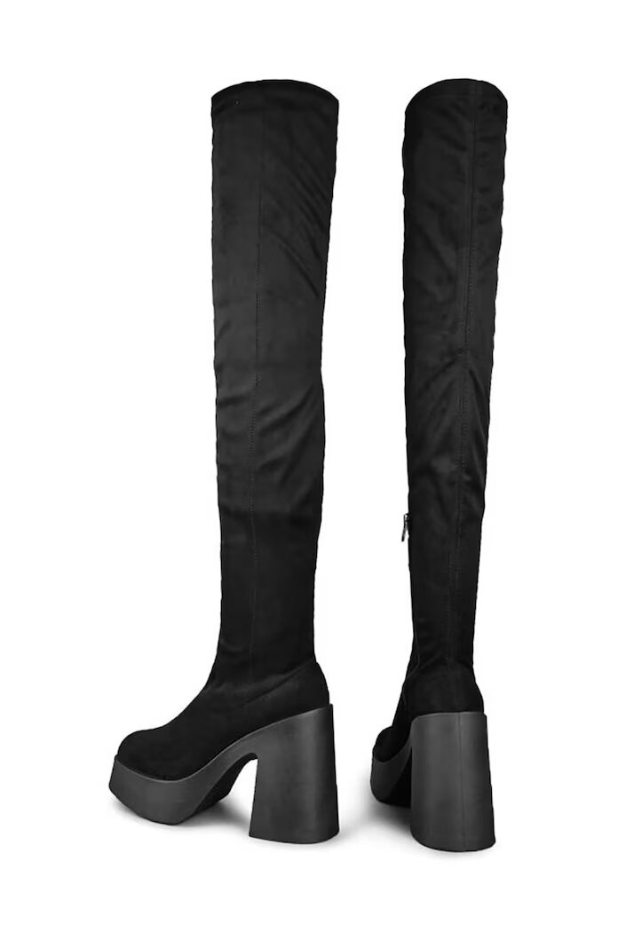 Altercore Ботуши Daphne Faux Suede в черно с платформа