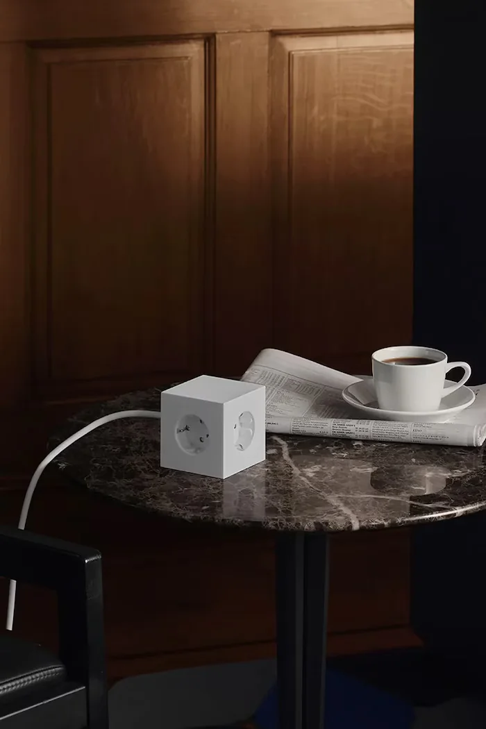Avolt Магнитен зареждащ куб Square 1 3 m Opal White в бяло