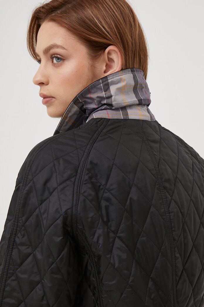 Barbour Яке Beadnell Quilt в черно преходен модел