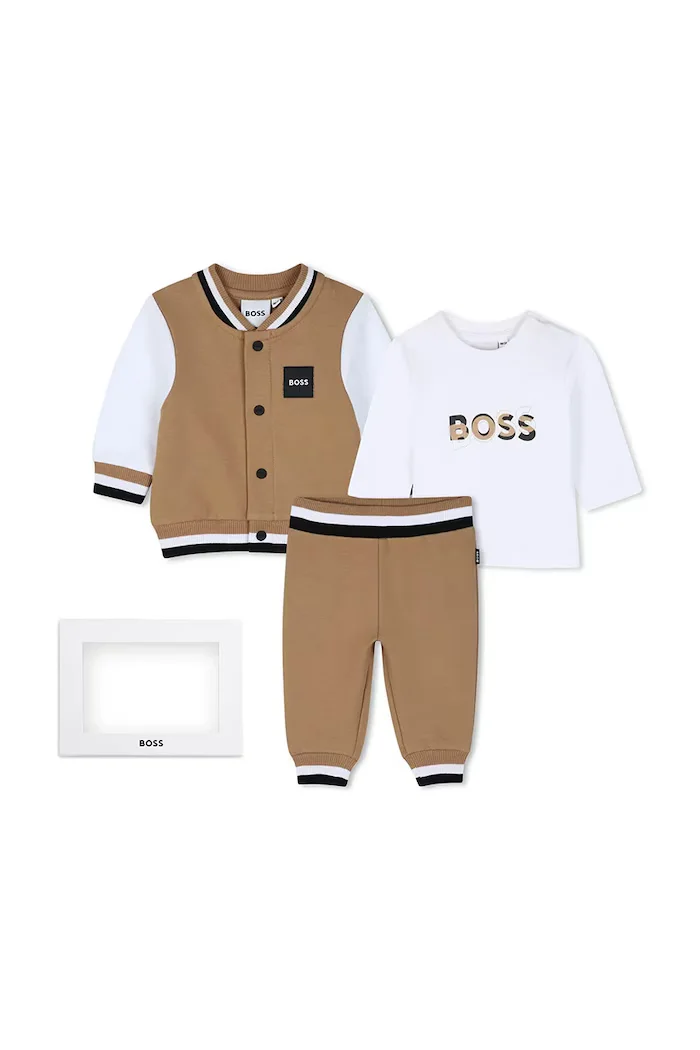 BOSS спортен анцуг за бебе с памук бежов J53305