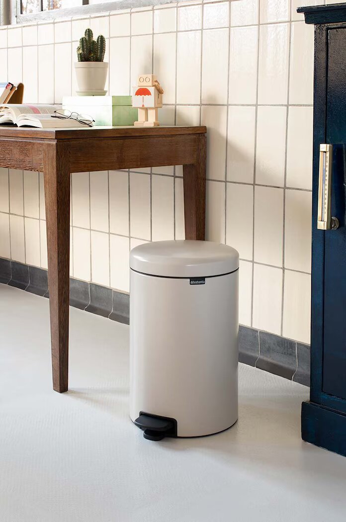 Brabantia Кошче за боклук NewIcon 20 L