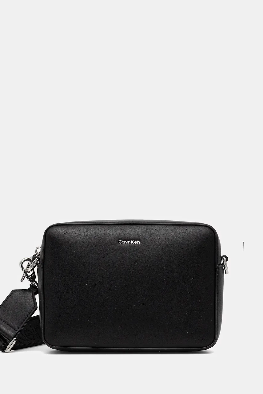 Calvin Klein Чанта