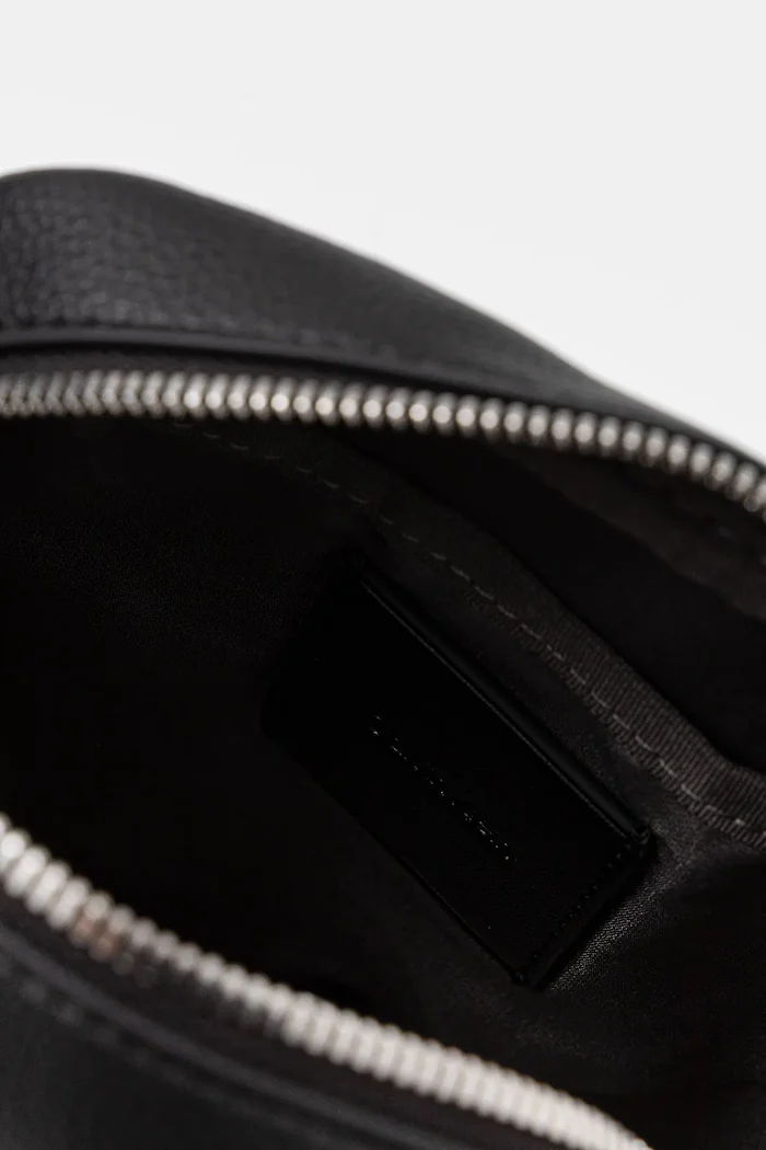 Calvin Klein чанта през рамо мъжка от имитация на кожа черна LV04D3160G