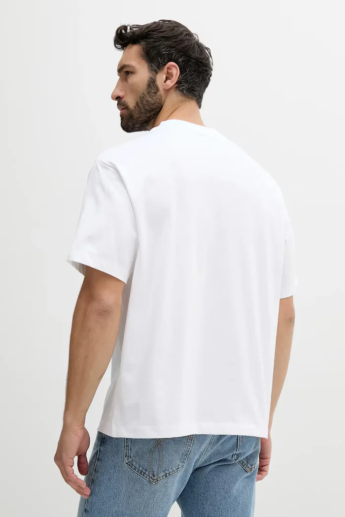 Calvin Klein Jeans Памучна тениска в бяло с апликация LV04RC808G